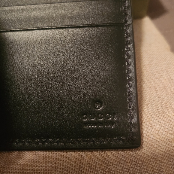 Gucci Black Card Holder with Red Stripe - Picture 6 of 10